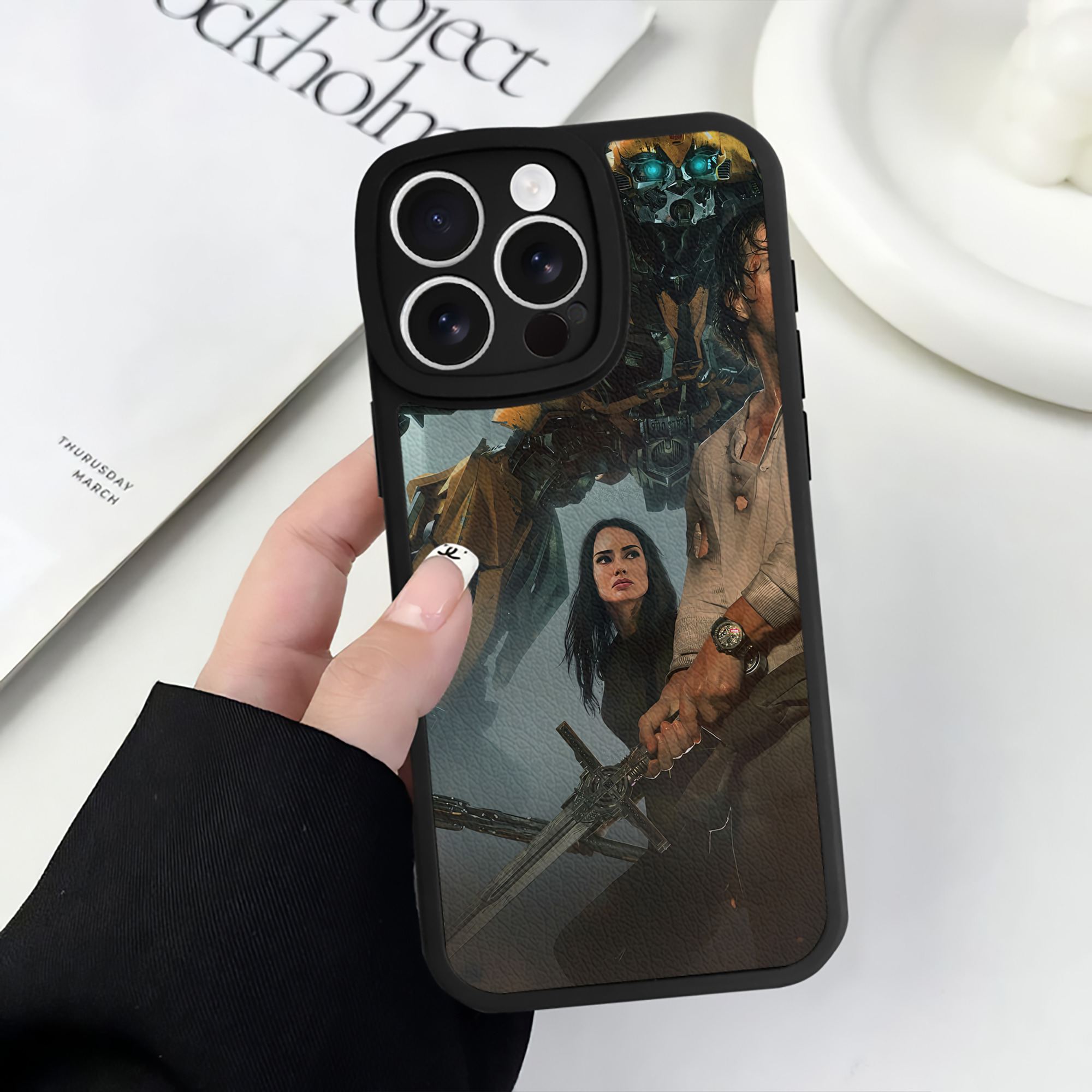 （画像用） Transformers トランスフォーマー 【iPhone 16シリーズ対応】シリコンスマホケース（レザー調） 材質：シリコン
